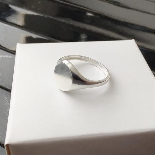 Anel de Prata 925 Anel Oval para Dedo Mínimo Liso. Estoque Limitado - Sob Consulta -