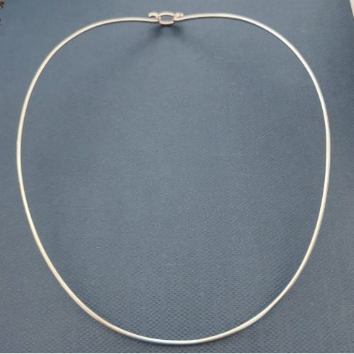 Colar Prata 925 Rígido Aro Liso Oval Com Fecho –